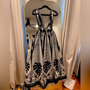 Women’s Farm Rio long maxi Macaw print dress in black and white